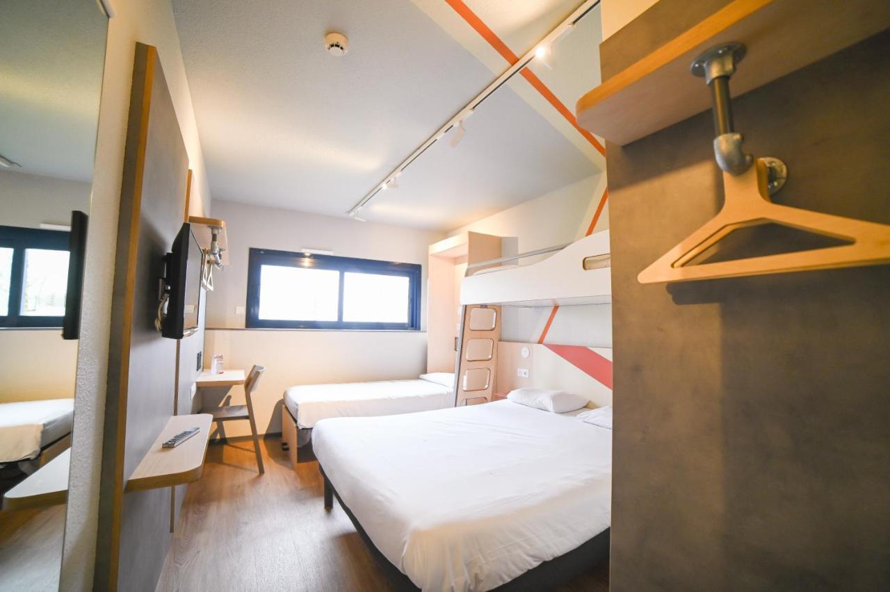 Ibis Budget Site Du Futuroscope Чассенеуил-Ду-Поитоу Экстерьер фото