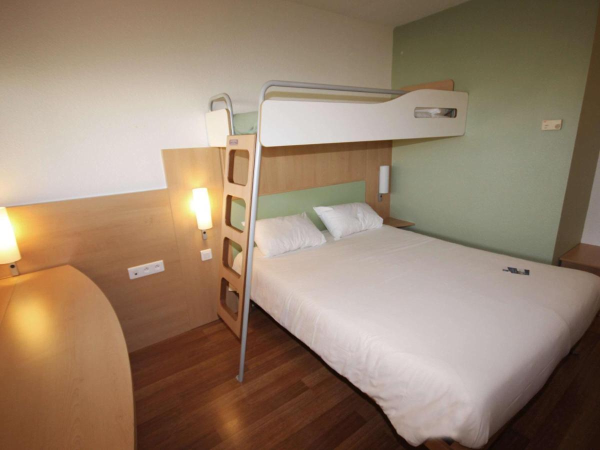 Ibis Budget Site Du Futuroscope Чассенеуил-Ду-Поитоу Экстерьер фото