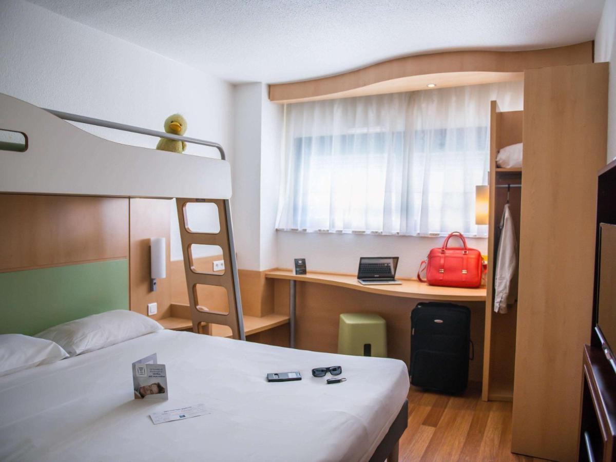 Ibis Budget Site Du Futuroscope Чассенеуил-Ду-Поитоу Экстерьер фото