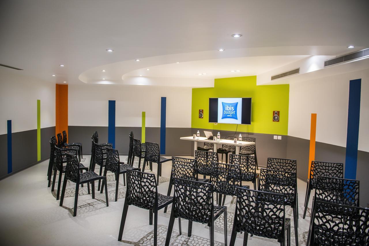 Ibis Budget Site Du Futuroscope Чассенеуил-Ду-Поитоу Экстерьер фото